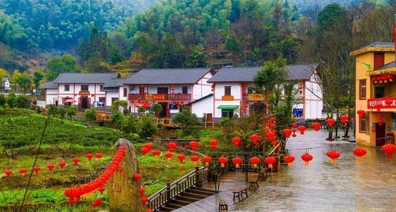 <a href=/tour/jd/86.html target=_blank class=infotextkey>神山村</a>