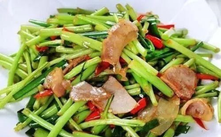 藜蒿炒臘肉