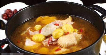 板栗燉雞湯