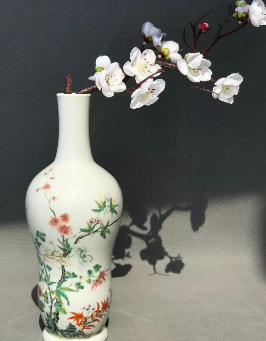 居仁堂制粉彩花卉紋萊菔尊